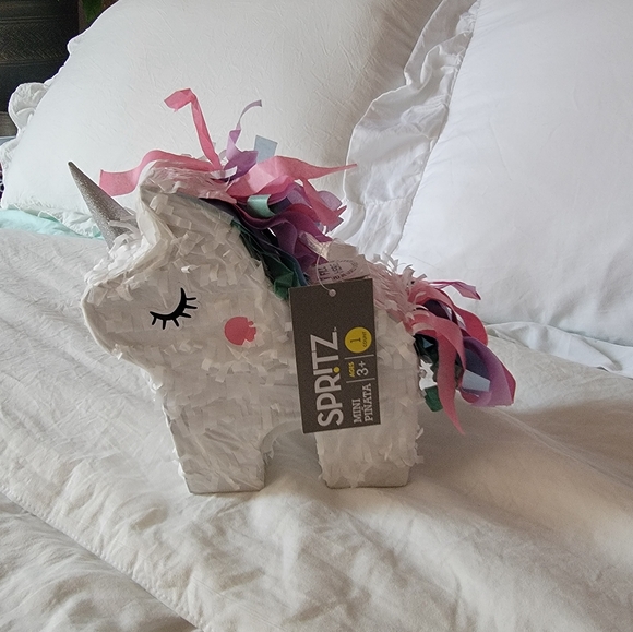 Spritz mini unicorn pinata - Picture 3 of 13